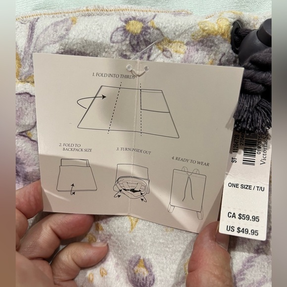 New NWT VS Victoria Secret 2 in 1 towel bag backpack floral - Picture 7 of 8